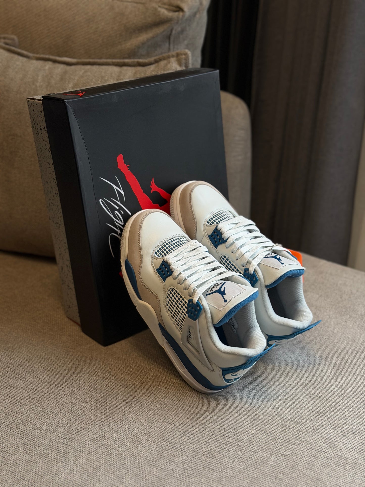 Air Jordan retro 4 military blue