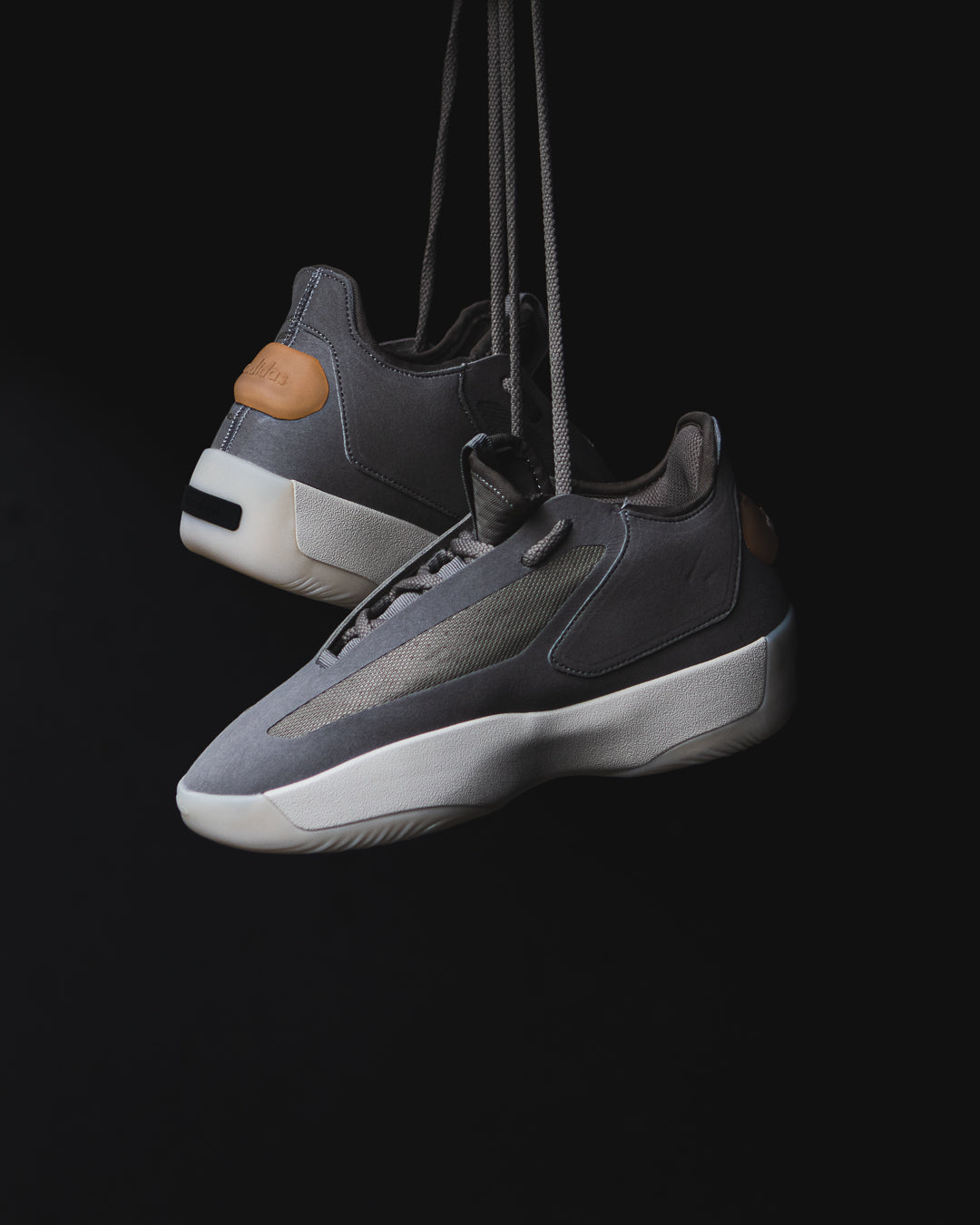 Athletics II "Putty Beige" de FEAR OF GOD x adidas