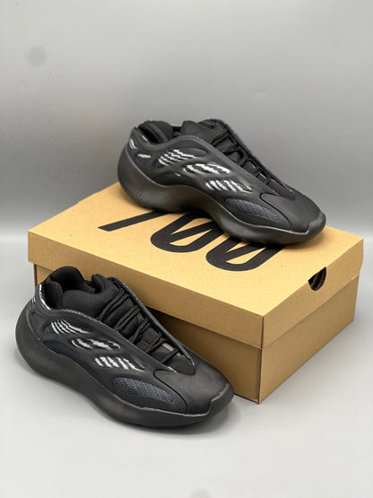 Adidas yeezy 700 v3