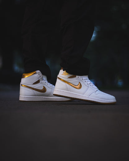 Air Jordan retro 1 gold