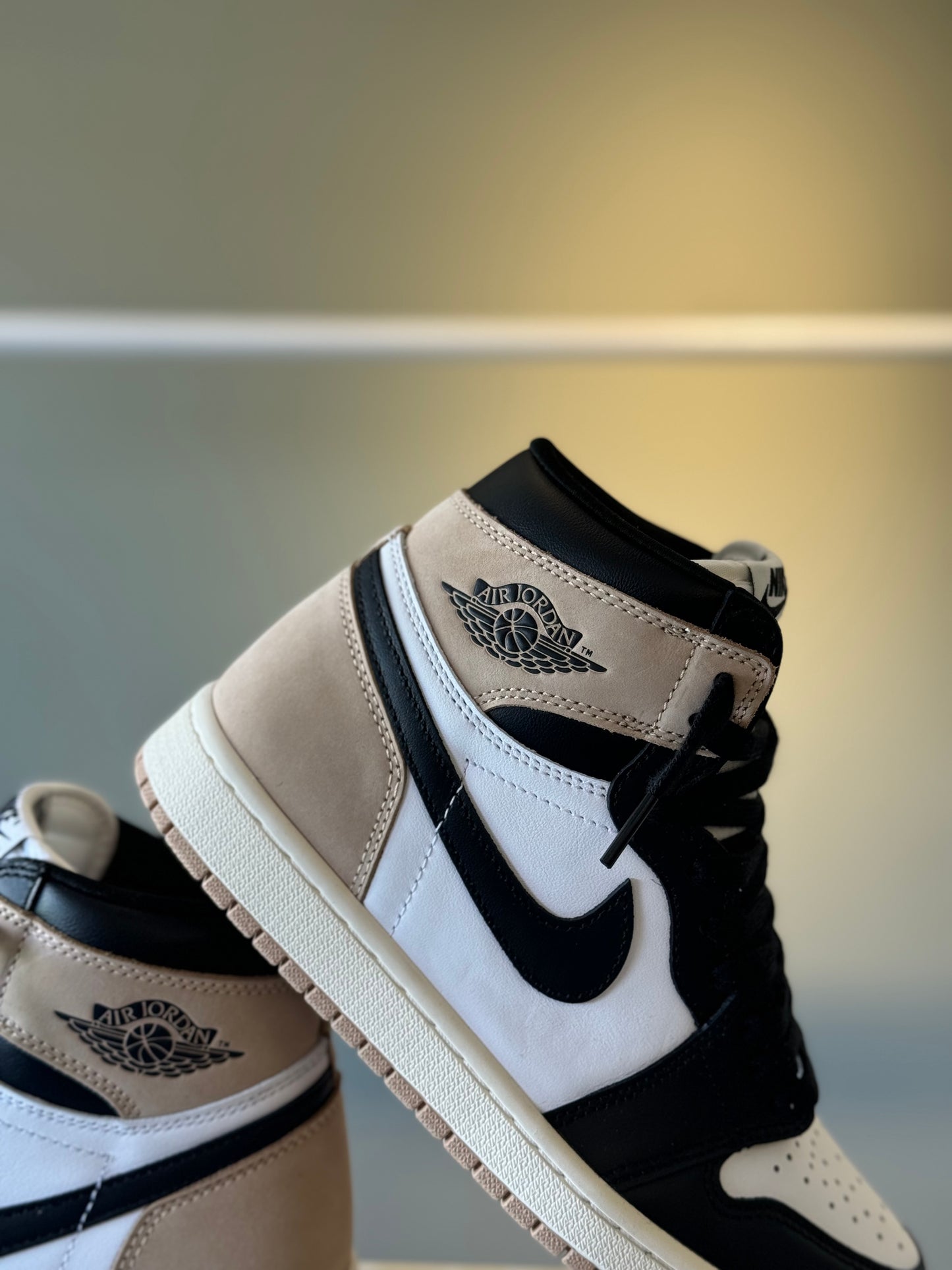 Air Jordan retro 1 latte