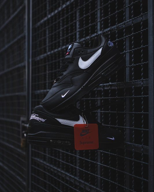Nike Air Max one x supreme