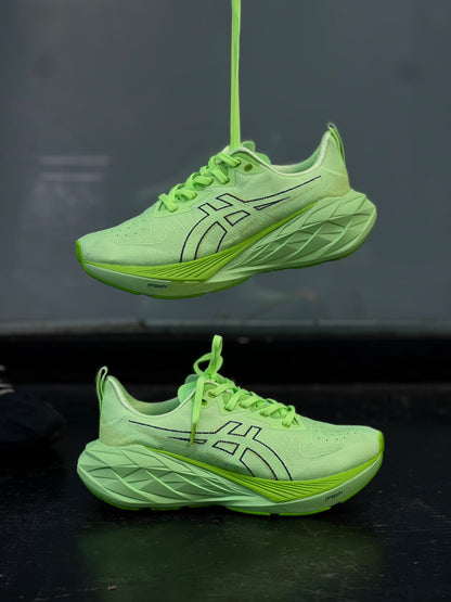 Asics Running Novablast 4