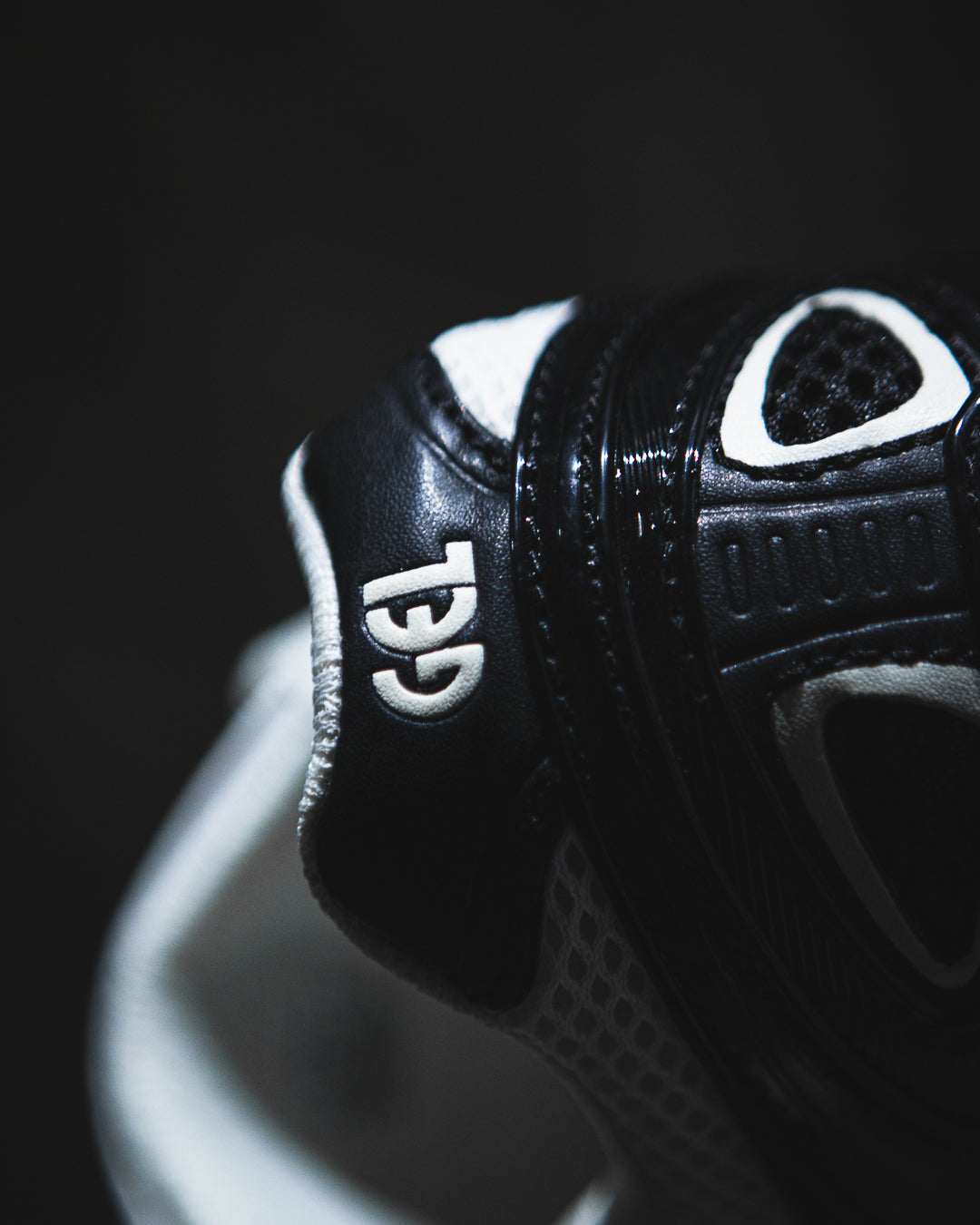 ASICS Gel-Kahana TR V4 Negro Blanco