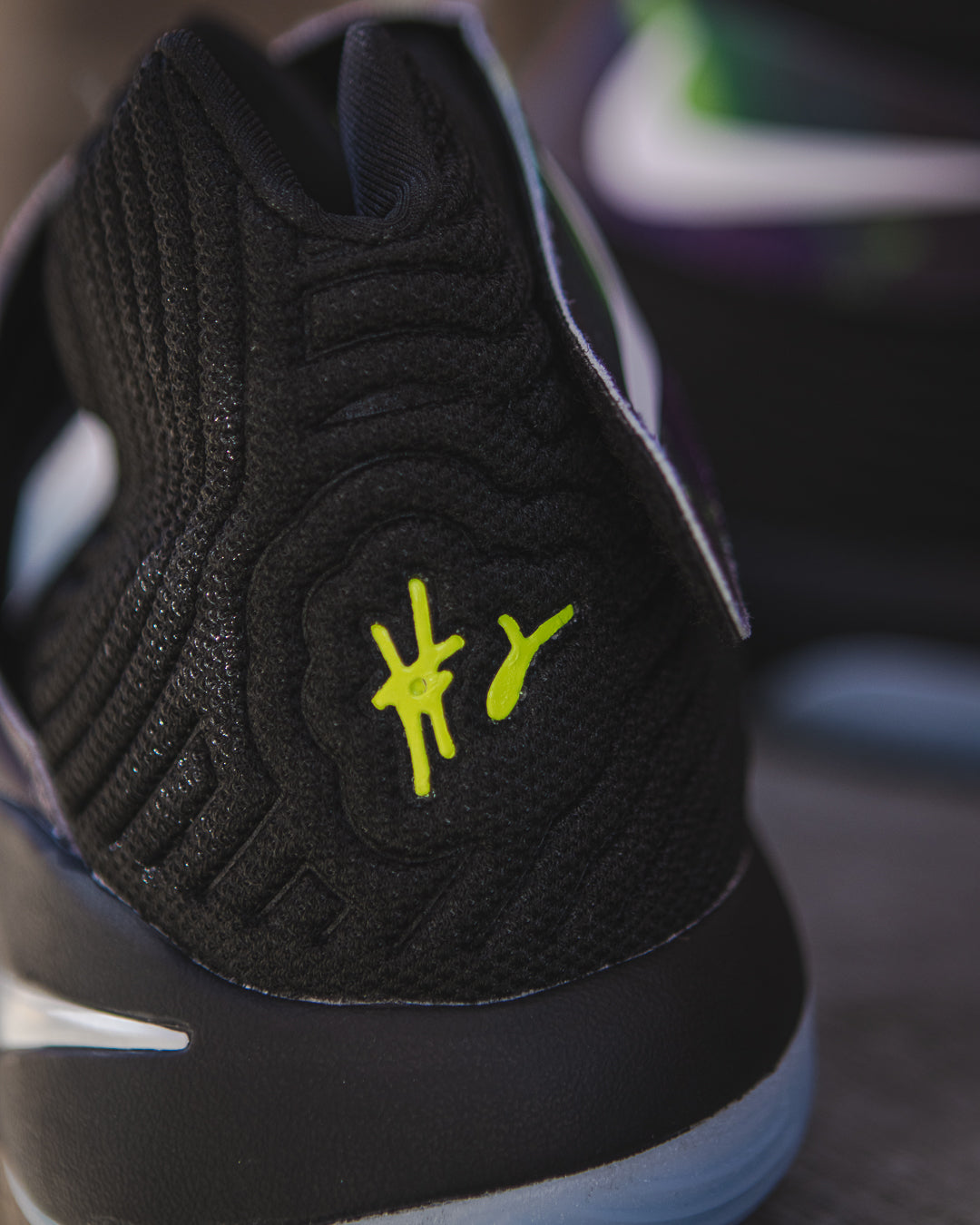 Nike Kyrie 2 Black White