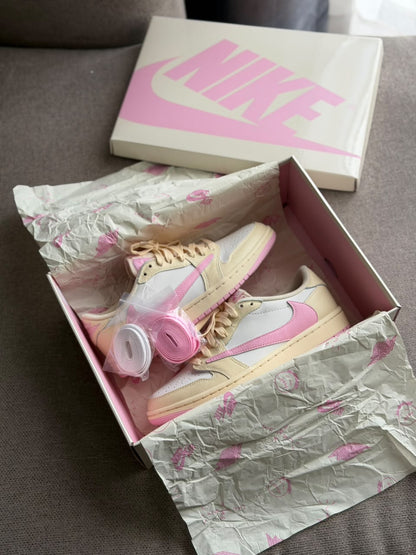 Air Jordan 1 Retro Low OG SP x Travis Scott "Shy Pink"