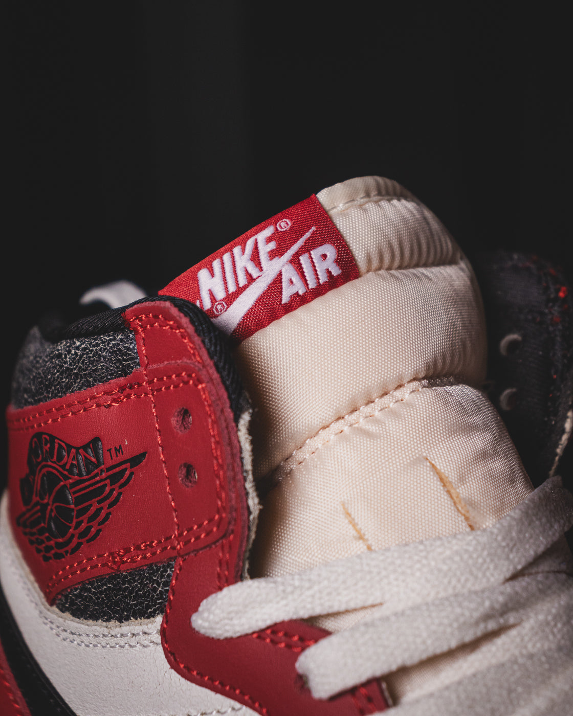 Air Jordan Retro 1 ''Lost and Found''