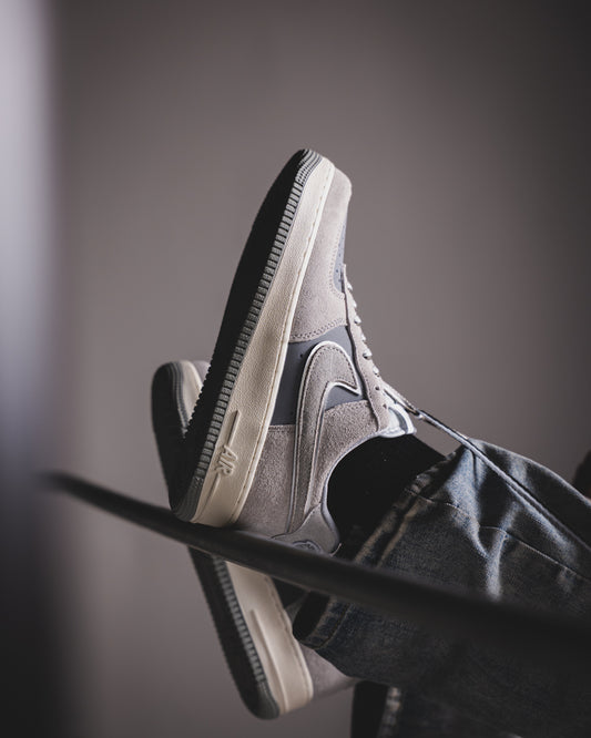 Nike Air Force One Light Smoke Grey