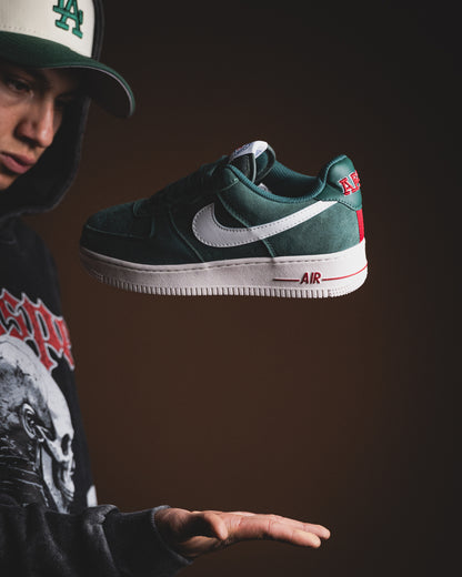 Nike Air Force One LX