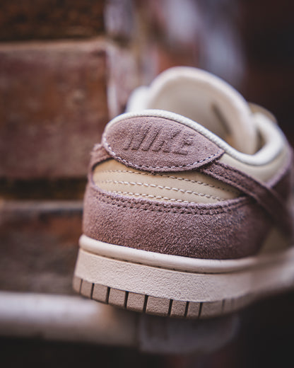 Nike SB Dunk Low Pro