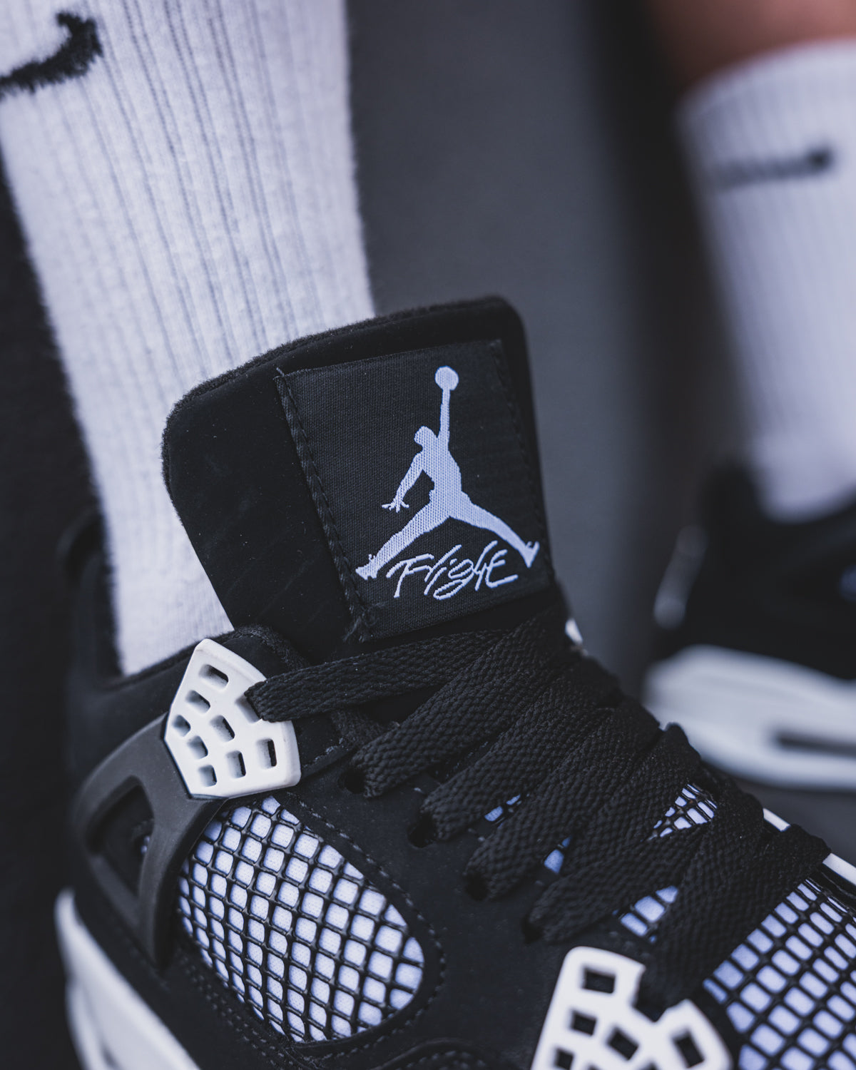 Jordan Retro 4 White Thunder