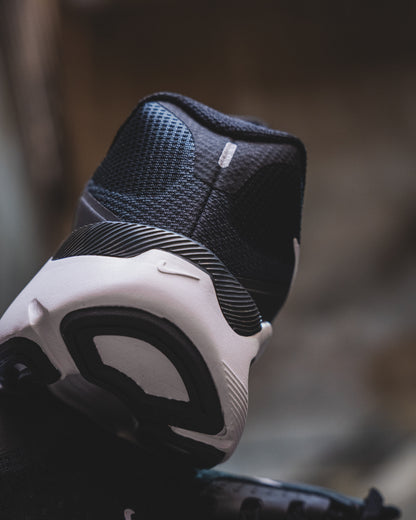 Nike Structure Plus