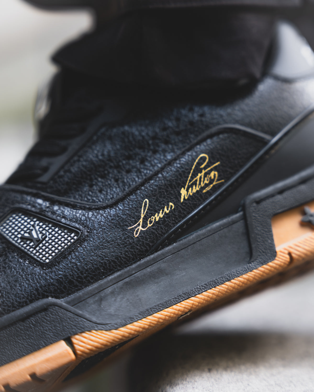 LV Trainer Black