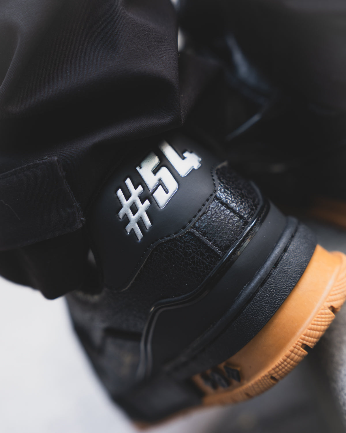 LV Trainer Black