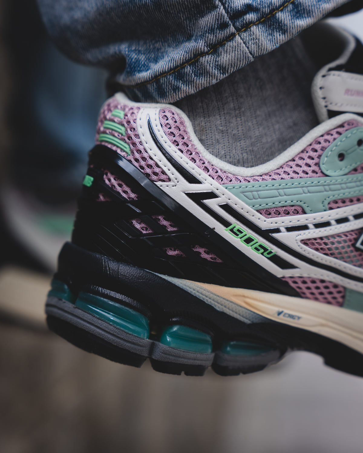 New Balance 1906R