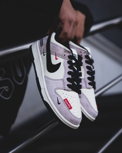 Nike SB Dunk Low x Supreme