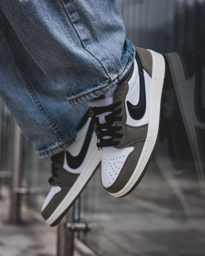 Jordan 1 Retro Low OG 'Medium Olive'