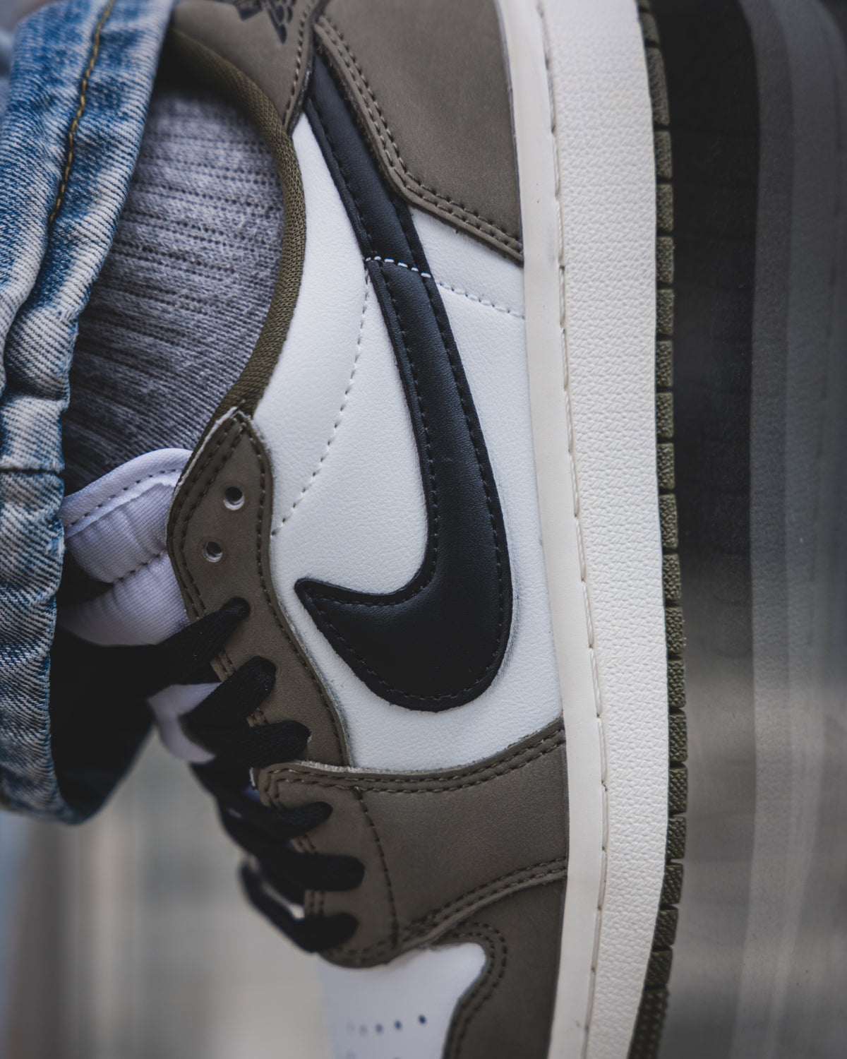 Jordan 1 Retro Low OG 'Medium Olive'