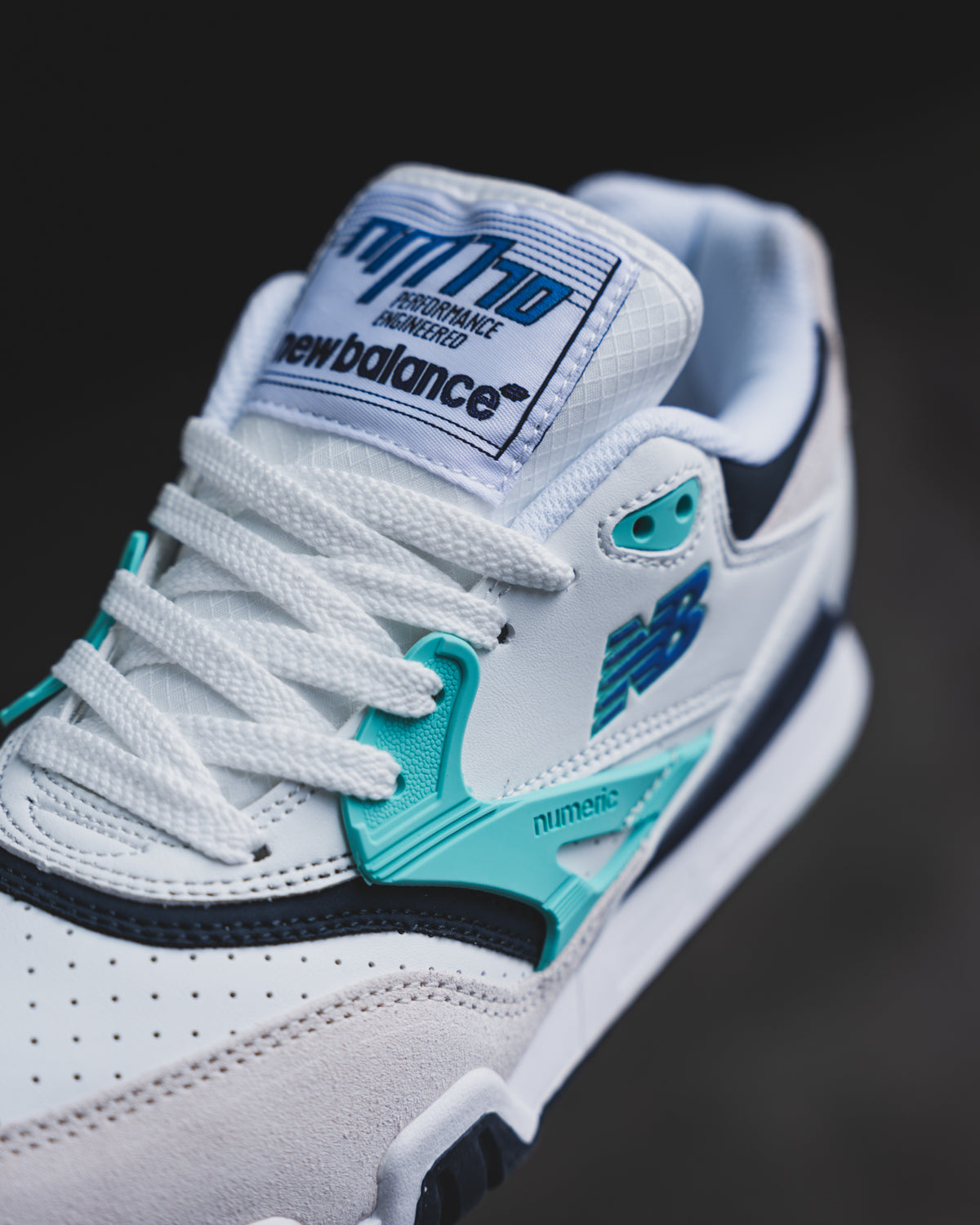 New Balance Numeric 770 Blanca/ Agumarina