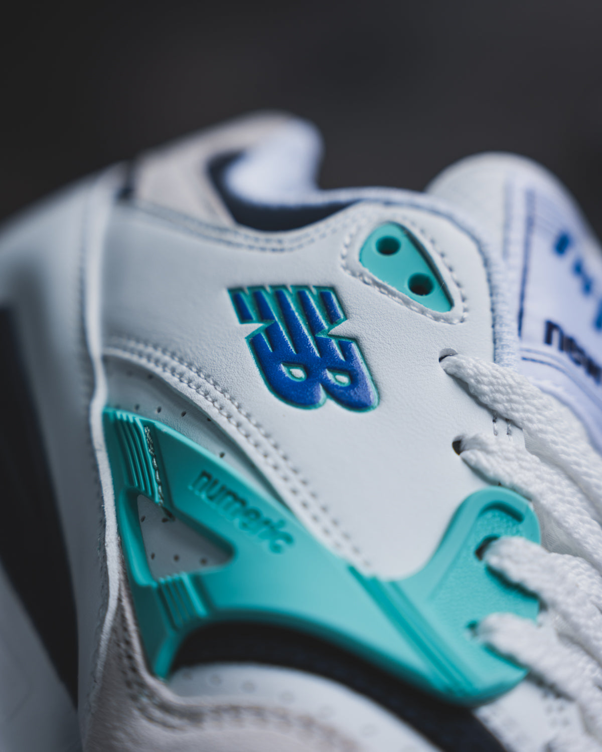 New Balance Numeric 770 Blanca/ Agumarina