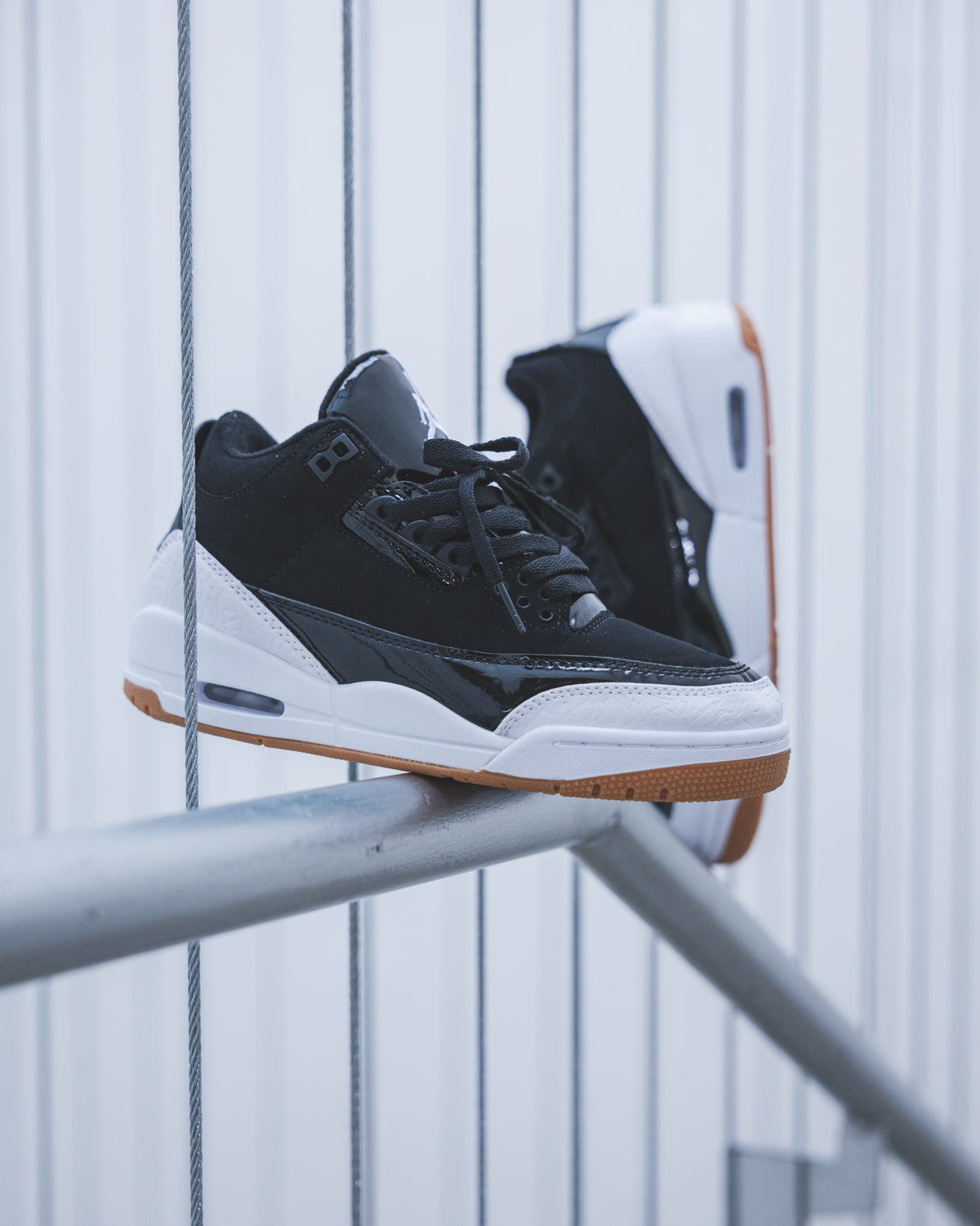 Jordan Retro 3 "Black White Gum"