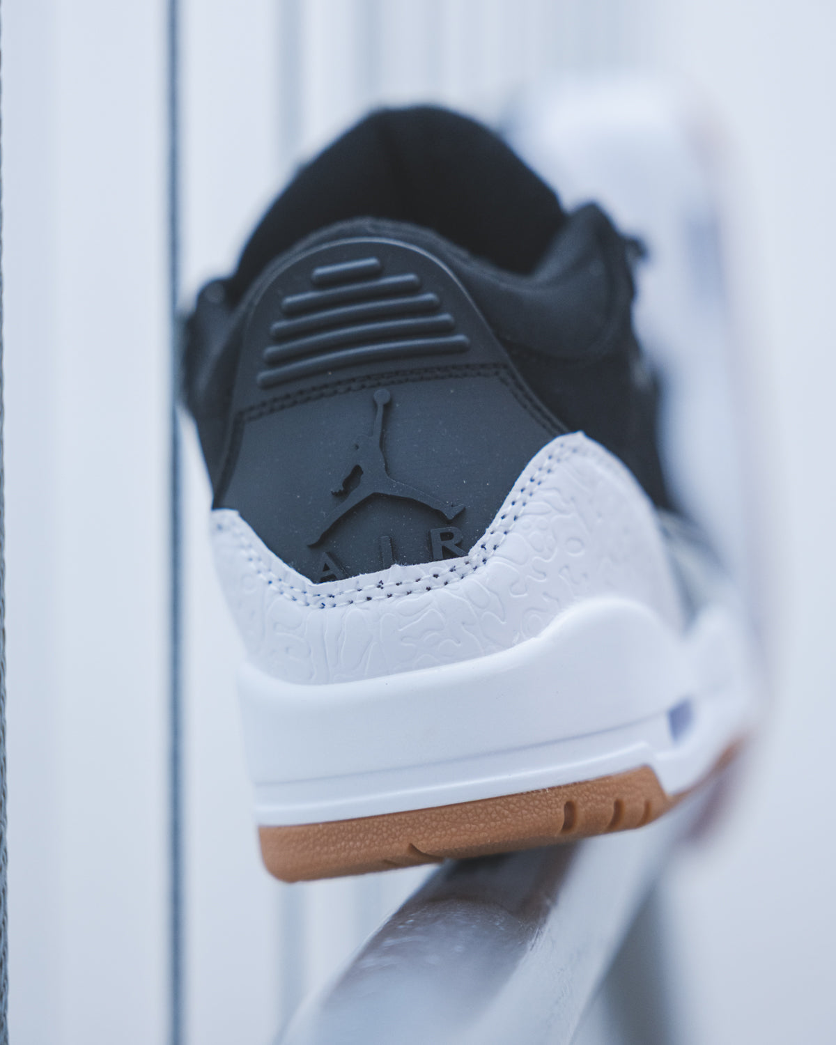 Jordan Retro 3 "Black White Gum"