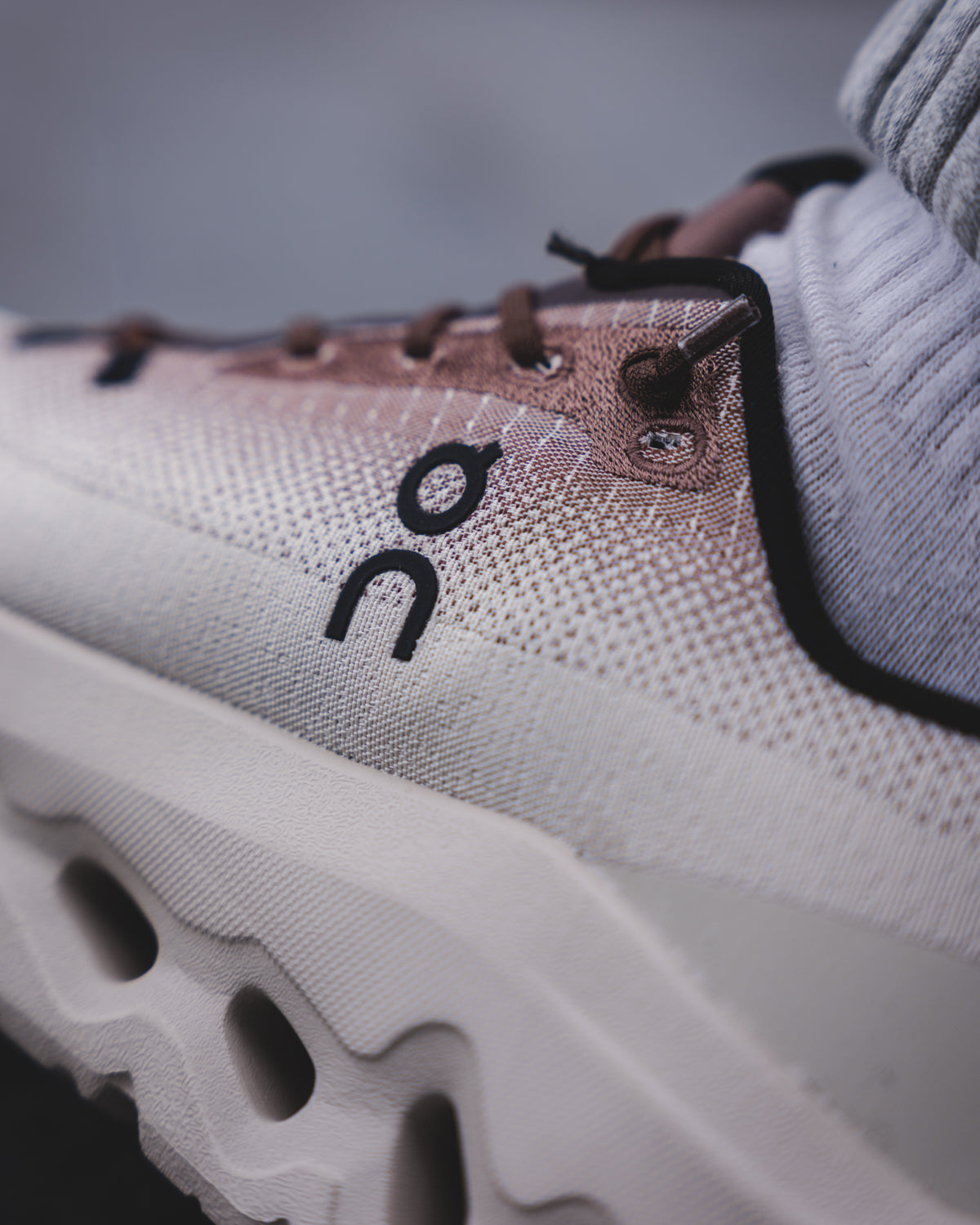 On Running Cloudtilt Brown/Beige