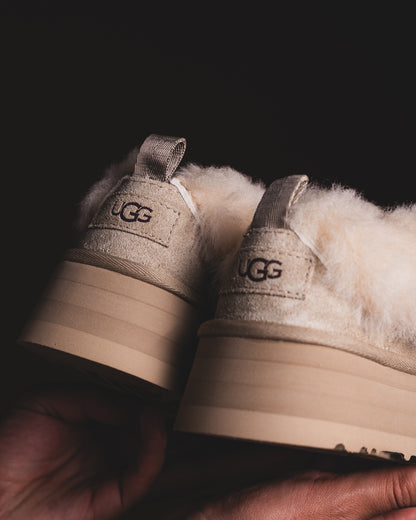 UGG Bota Peluche