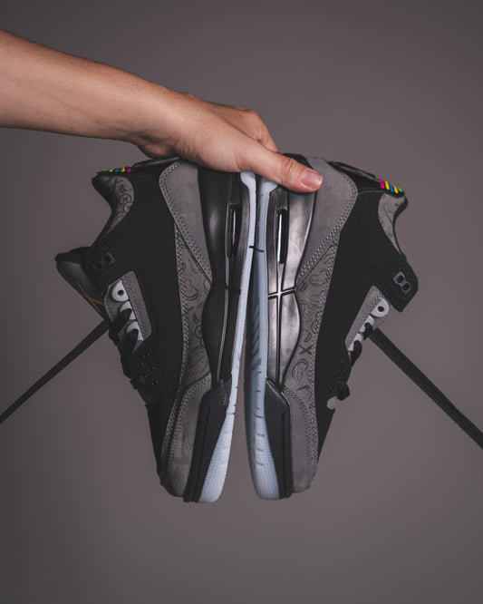 Air Jordan 3 KAWS