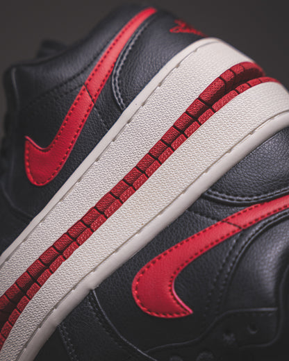 Nike Air Jordan 1 Low OG "Banned"
