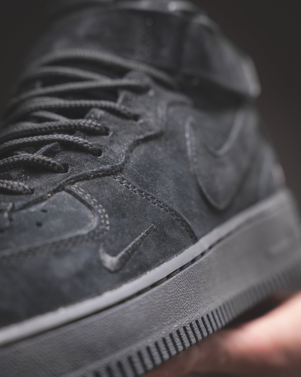 Nike Air Force 1 Mid Supreme Black