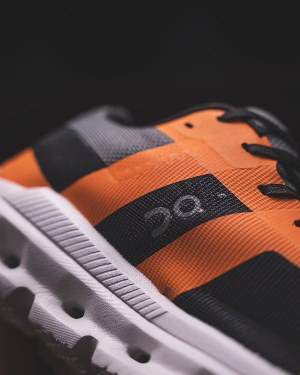 On Cloudrunner Orange/Grey