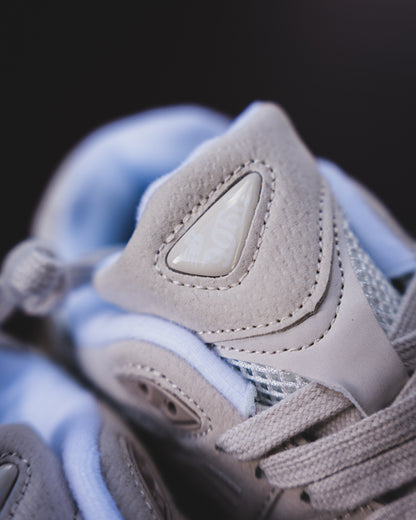 New Balance 9060 Beige/Brown