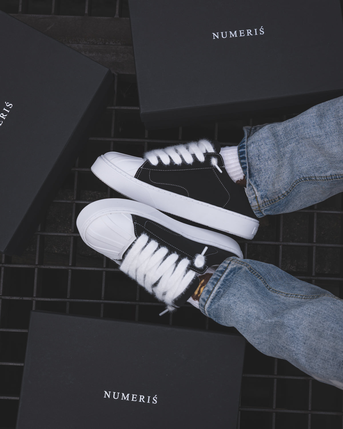 Numeris Eclipse Black