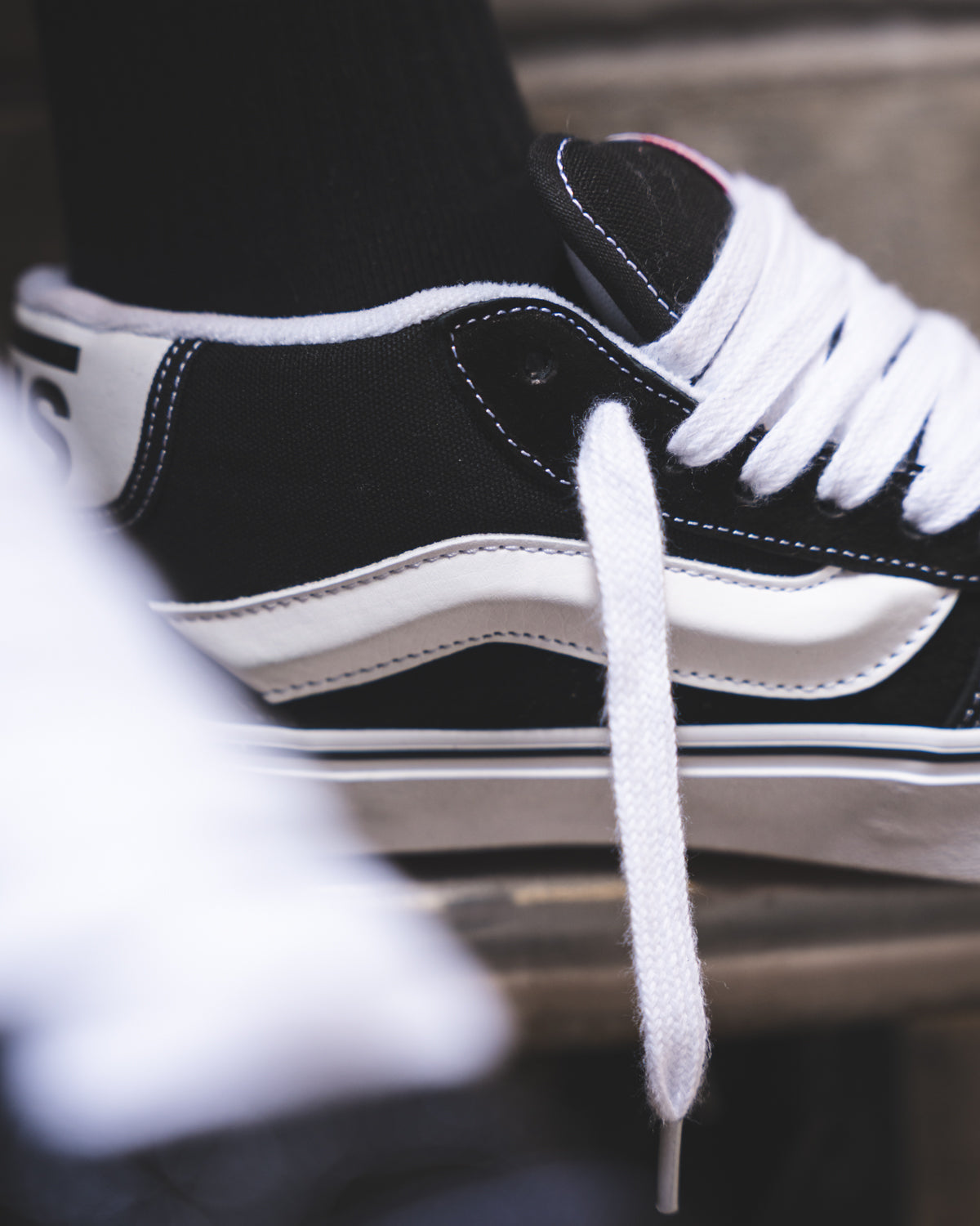 Vans Knu Mid Black/White
