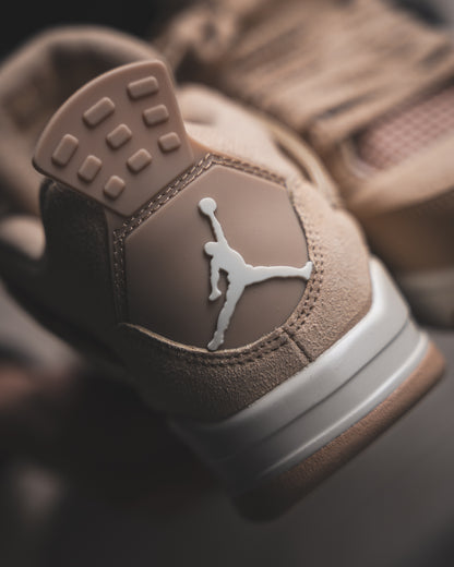 Air Jordan 4 "Cozy Girl"