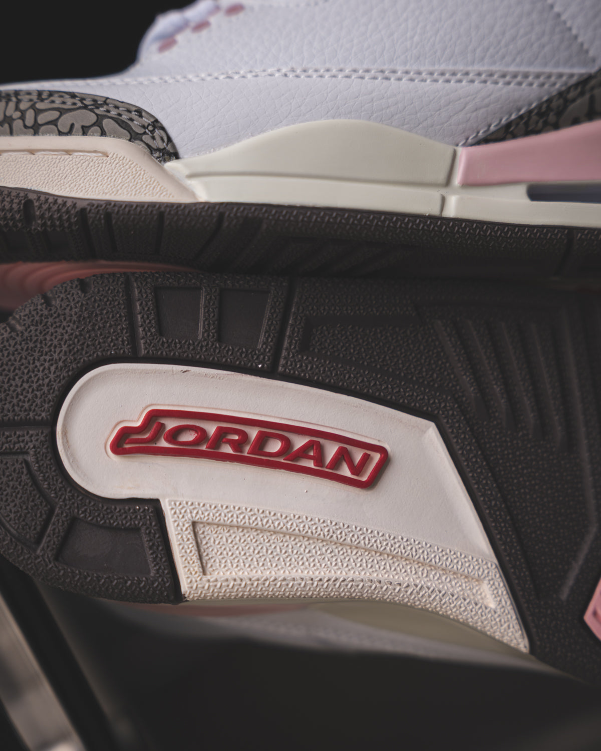 Air Jordan 3 Retro "Neapolitan"