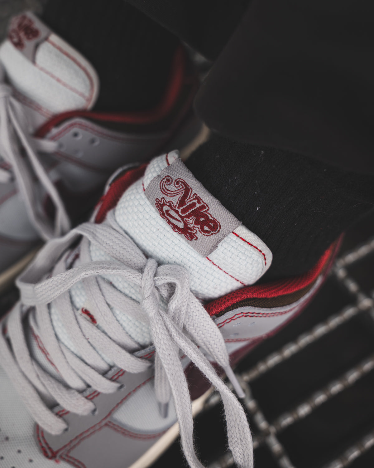 Nike Dunk Low Retro SE "Pure Platinum / Team Red"
