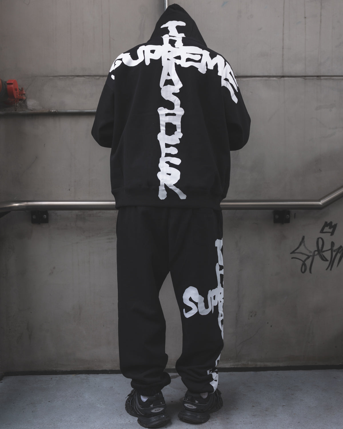 Conjunto Supreme x Thrasher Sweatpant Black