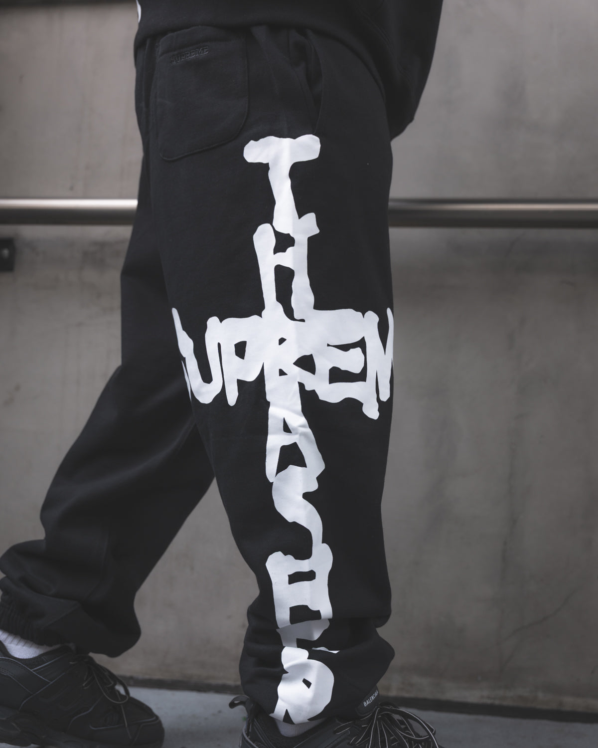 Conjunto Supreme x Thrasher Sweatpant Black