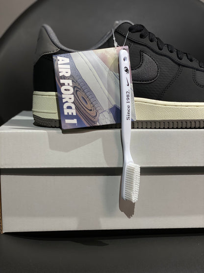 AIR FORCE ONE 1.7LV8