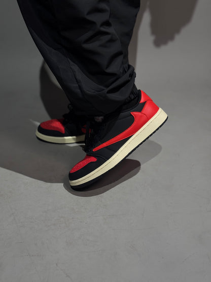Jordan Retro 1 Low X Travis Scott