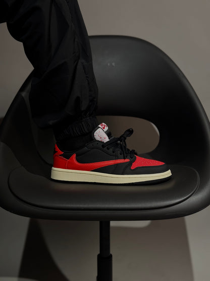Jordan Retro 1 Low X Travis Scott
