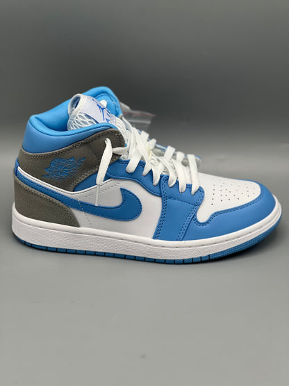 JORDAN 1 MID UNIVERSITY AZUL GRIS - The Edit LDN