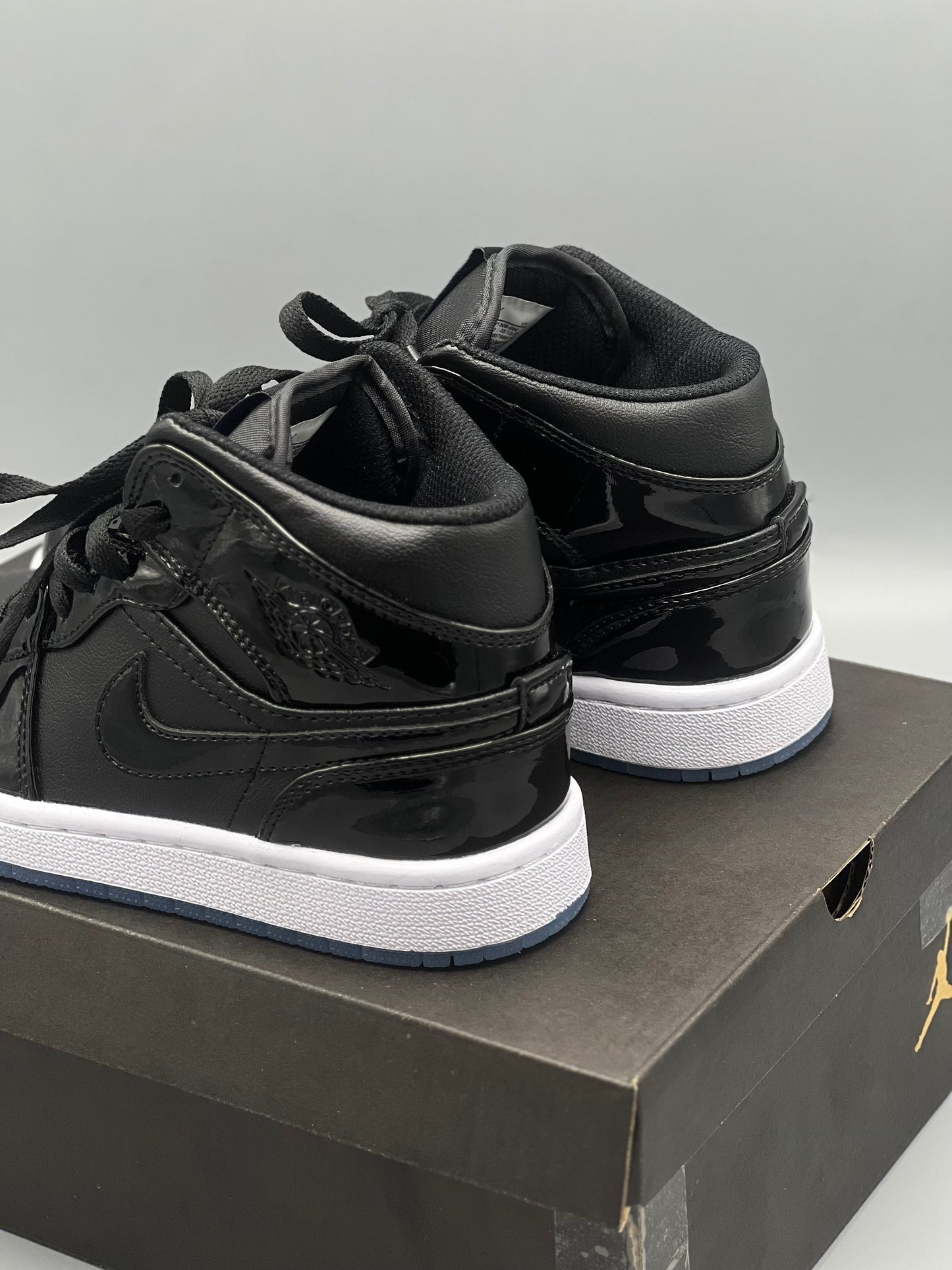 Jordan 1 Mid SE Space Jam