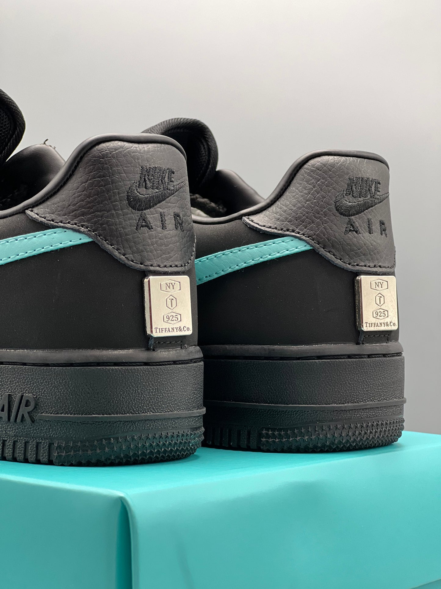 Nike air force one x tiffany