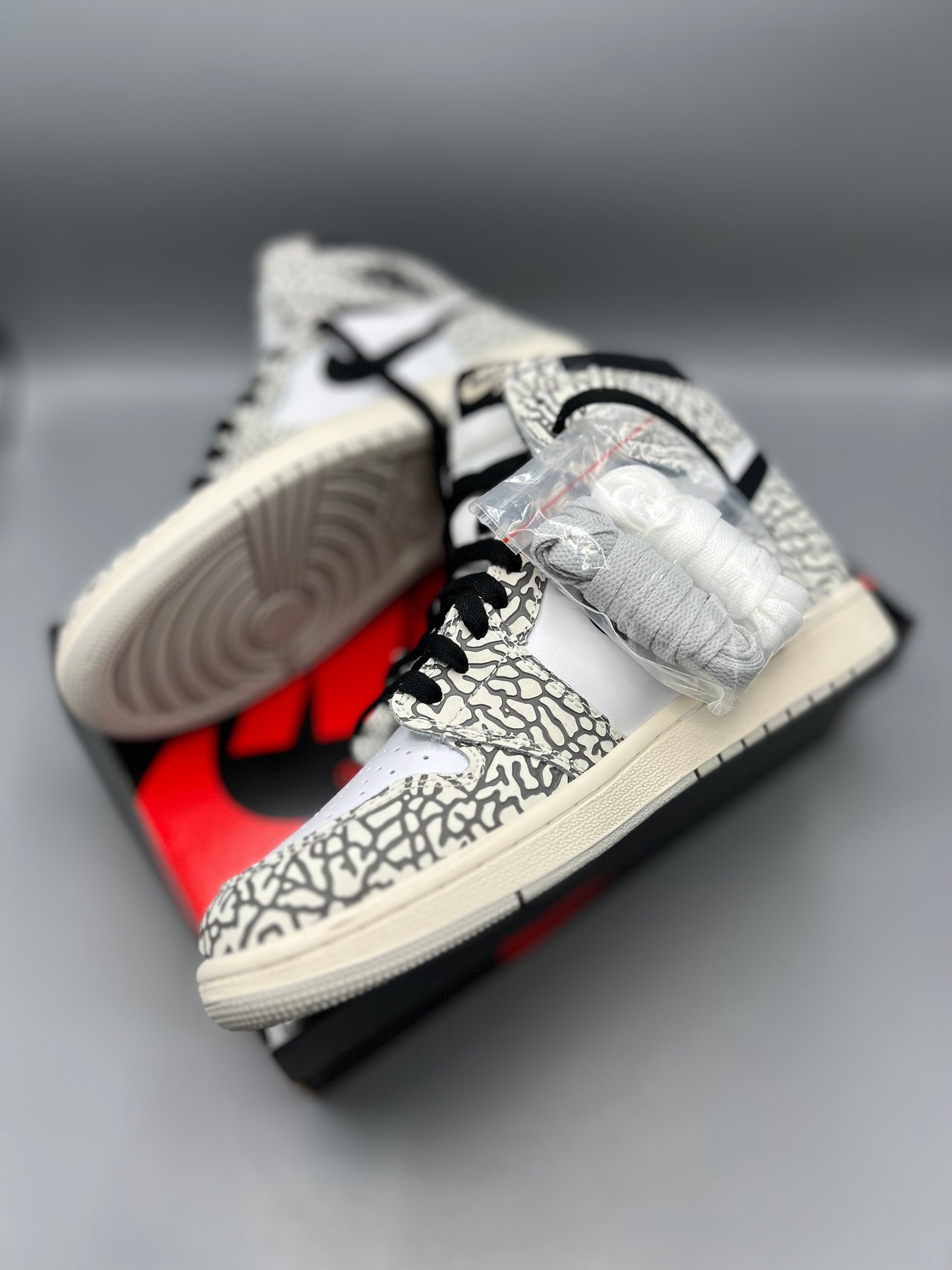 Air Jordan 1 Retro High OG White Cement