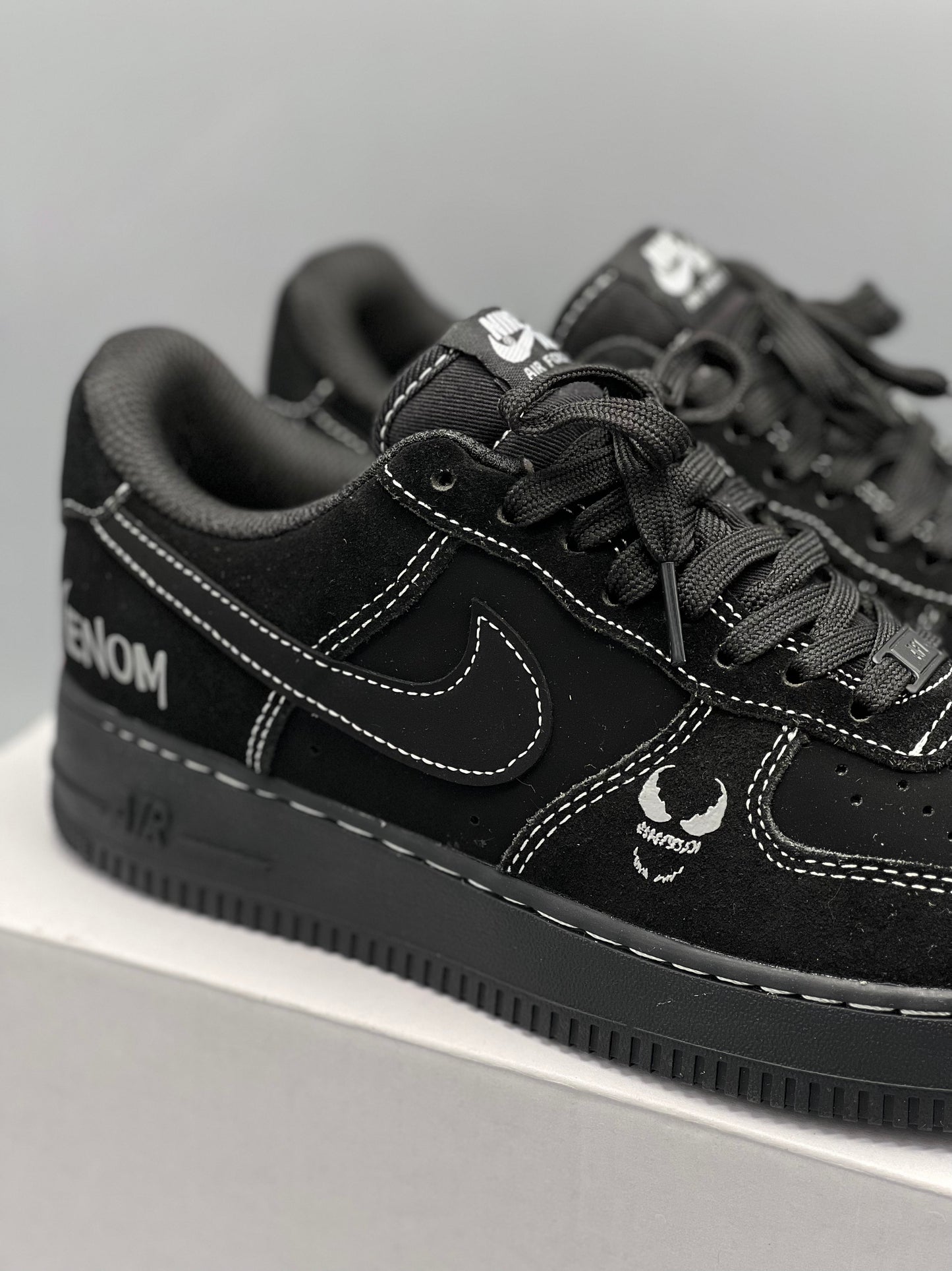 Nike air force one venom