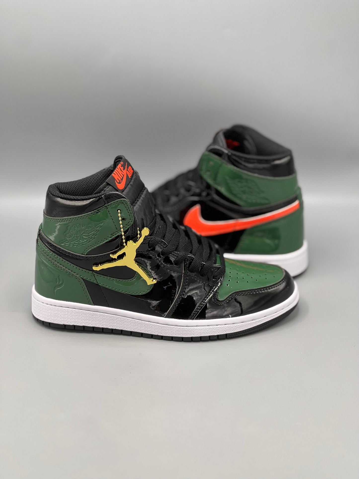 AIR JORDAN 1 RETRO HIGH OG-SF "SOLEFLY ART BASEL FRIENDS AND FAMILY"