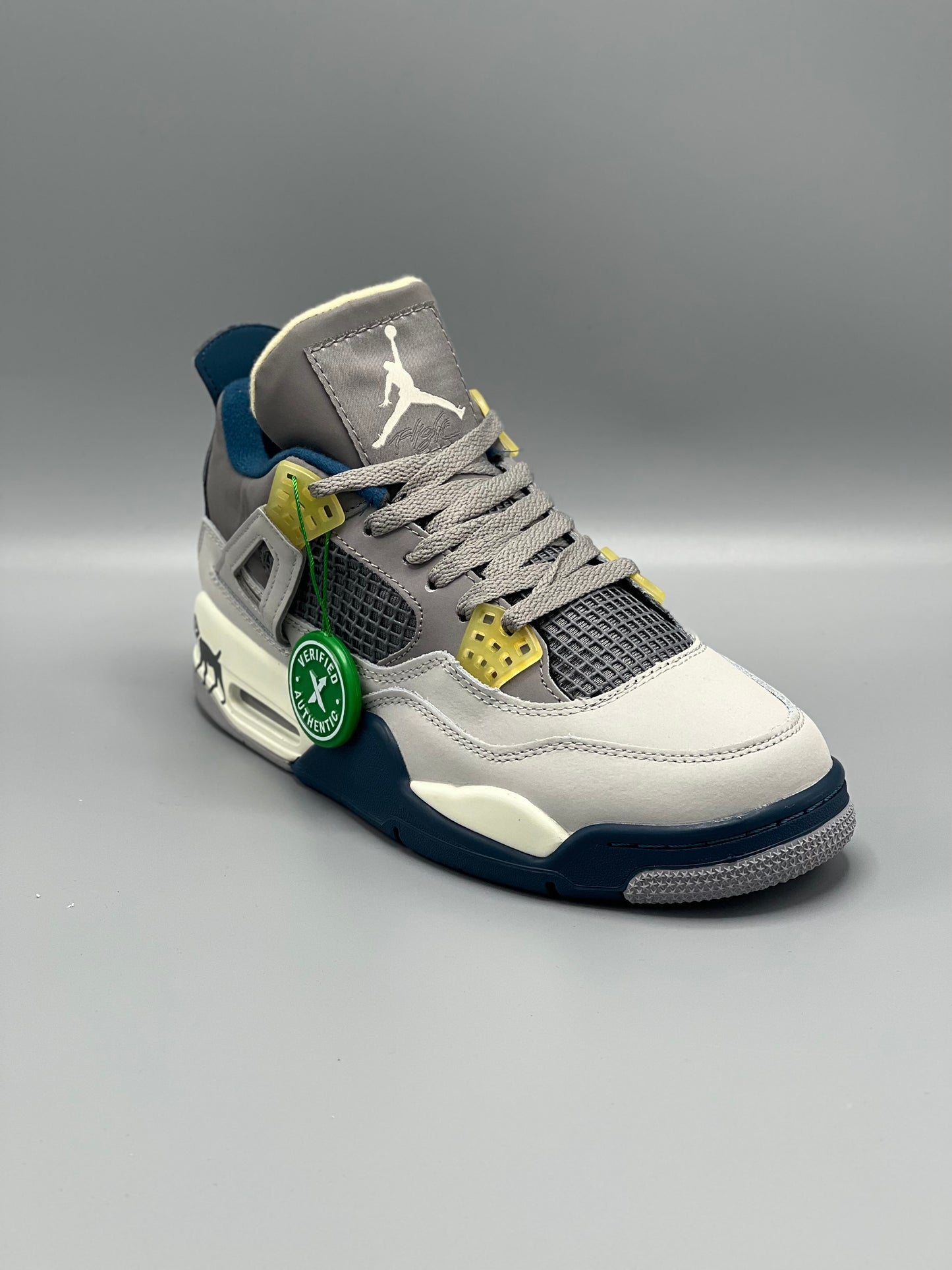 Nike Air Jordan R4